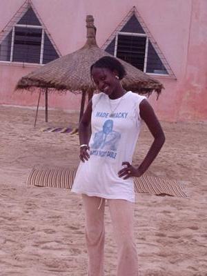 cool sociable et jolie une amie de la classe de 3 m1c :Aida Niang
